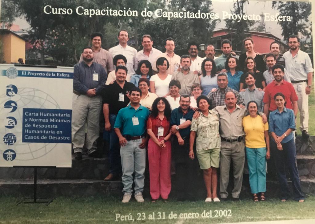 مشاركون في تدريب المدربين في بيرو في نوفمبر 2002 